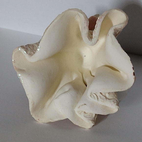 Freedom Kneeded Angel with Dove - Picture 4 of 8